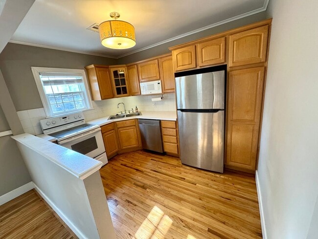 Photo - Charming and Remodeled 2 bedroom, 1 Bath within walking distance to everything on Brookside!