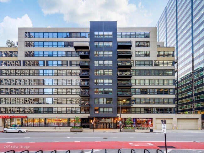 Building Photo - 130 S Canal St Unit 310 Rental