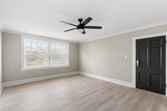 7556 Byron Pl Unidad South