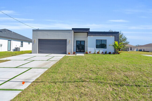 Photo - 1021 Chiquita Blvd N House