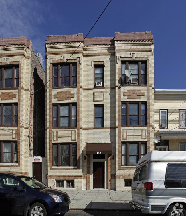 Photo - 136 Winfield Ave
