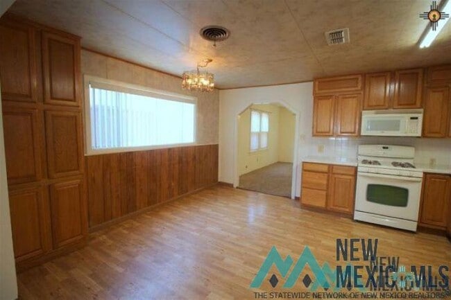 Photo - 1421 Ross St