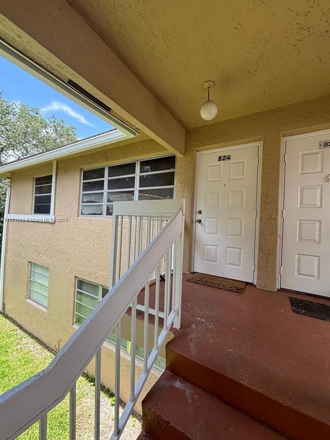 Photo - 824 Twin Lakes Dr Unit 18-F
