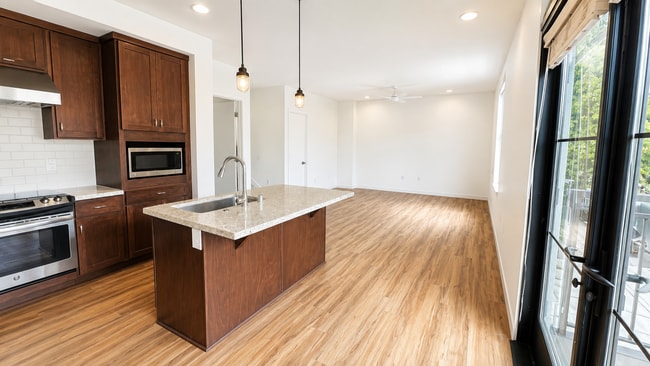 Building Photo - Walkable Sunny West End 2b 1.5ba in downtown San Rafael Unit 209