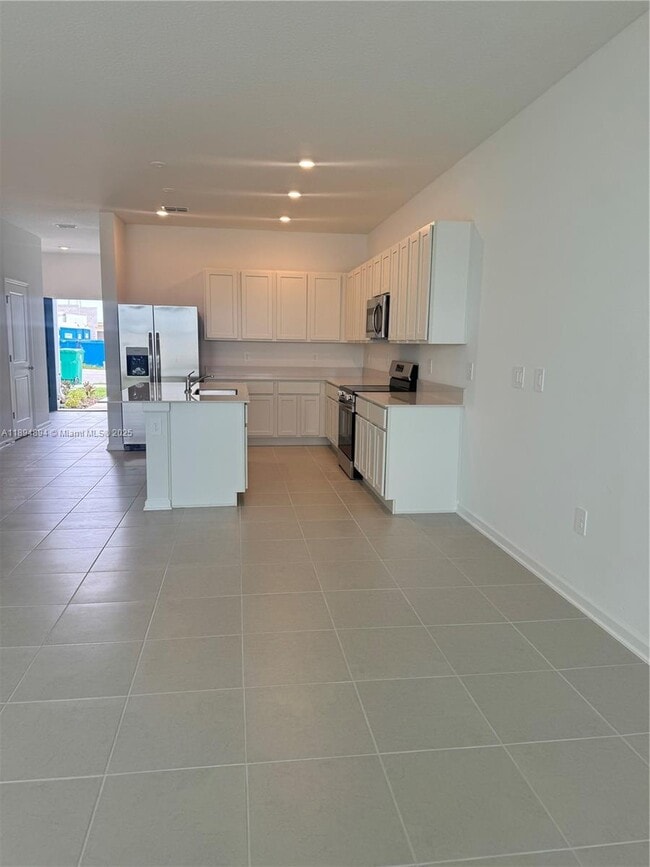 Photo - 512 Hart Ln
