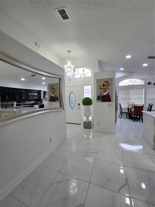 Photo - 1445 Avleigh Cir