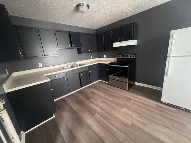 Building Photo - 2 Bedroom, 1 Bathroom Duplex in Gallatin! MOVE IN SPECIAL: FIRST FULL MONTHS RENT FREE!