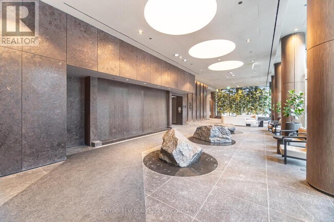 Photo - 110 Broadway Ave Unité 2411