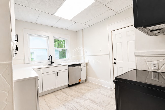 Photo - 1007 Delia Ave