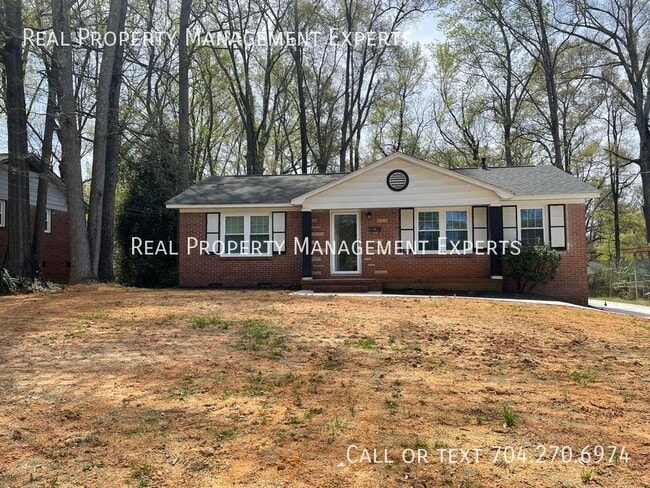 Building Photo - 2825 Wedgefield Dr