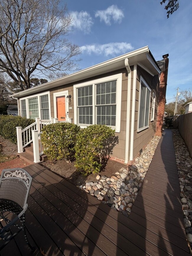 Building Photo - 3BR Beach House on 44th Street