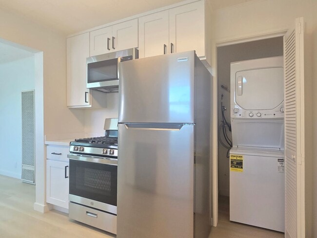 675 Johanna Ave Unit 7