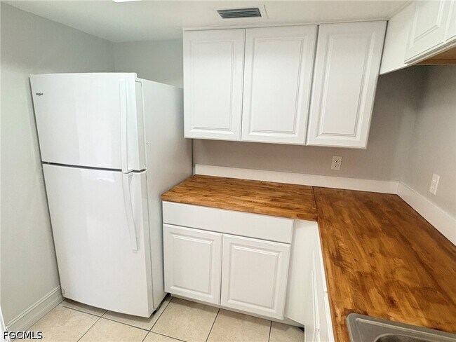 Photo - 1830 Maravilla Ave Unit 504