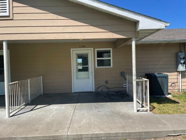 Photo - 1704 E 5th St Unit 1704