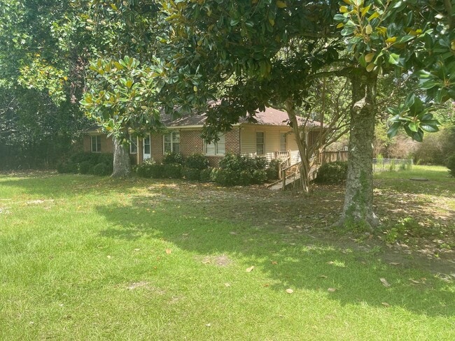 Building Photo - 515 Lee Rd 852