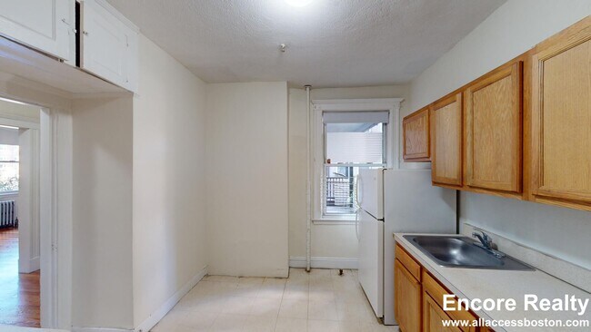 Photo - 1620 Commonwealth Ave Unit #4