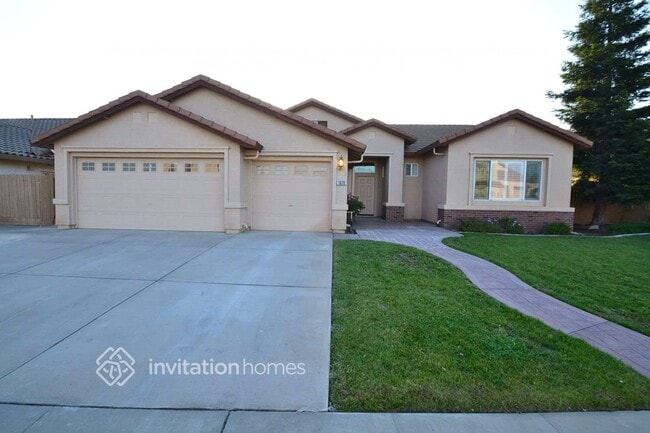 Photo - 1070 Steele Way Casa