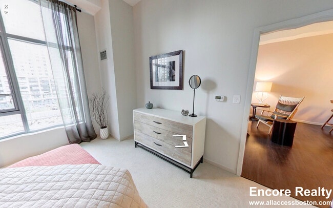 Photo - 8 Museum Way