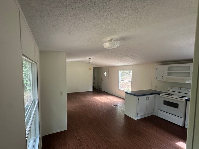 Photo - 153 Baywood Trail