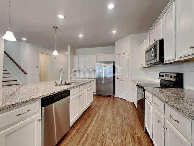 Photo - 104 Stagecoach Ln