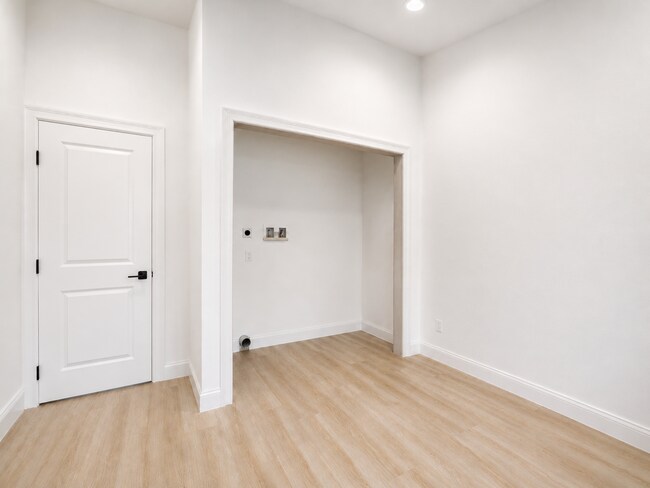 Photo - 105 Watson Ave Unit #B