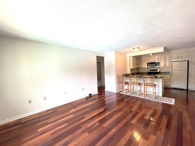 Photo - 1323 Worcester Rd Unidad H8