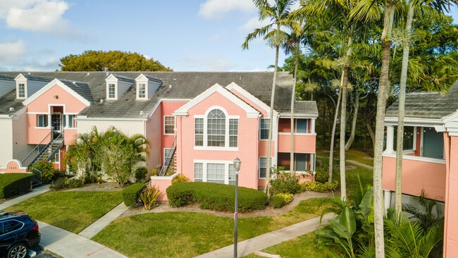 Photo - 1365 Crystal Way Unidad H