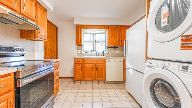 Photo - 46 Millis St Apartamento