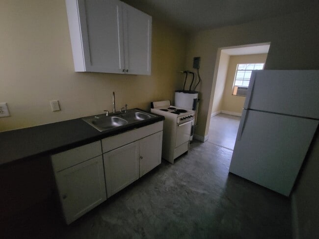 Photo - Pursley Court Apartments
