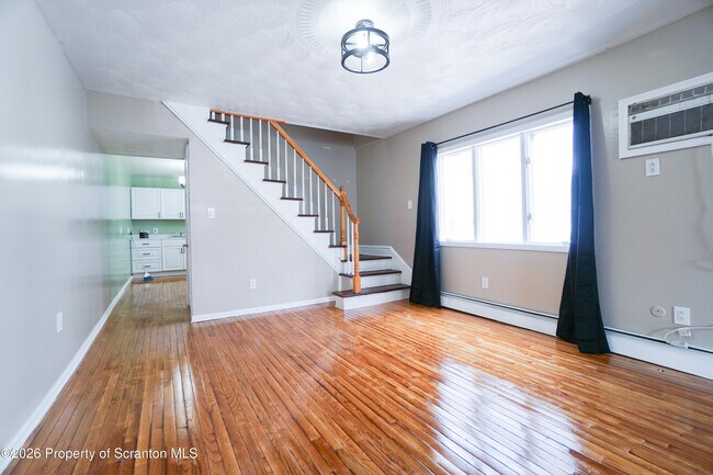 Photo - 1519 Meylert Ave