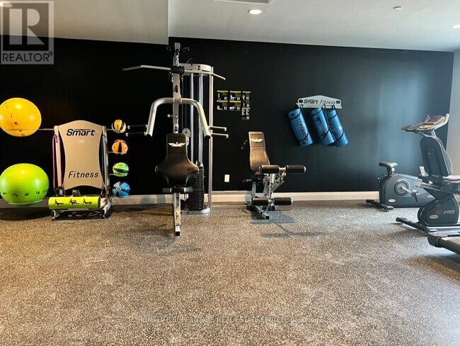 Photo - 95 Dundas St W Unité 204