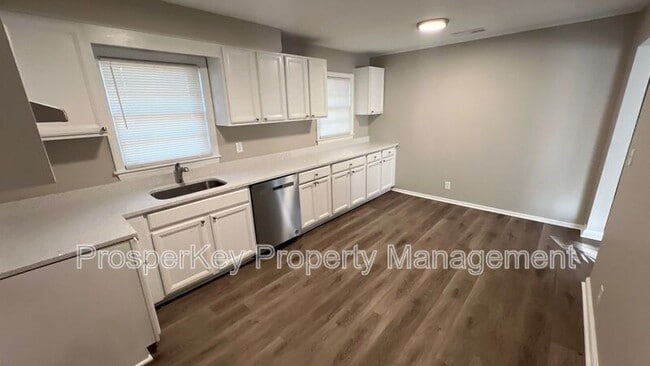 Photo - 3023 Knox St