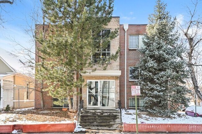 Building Photo - 1 S Pennsylvania St Unit 201