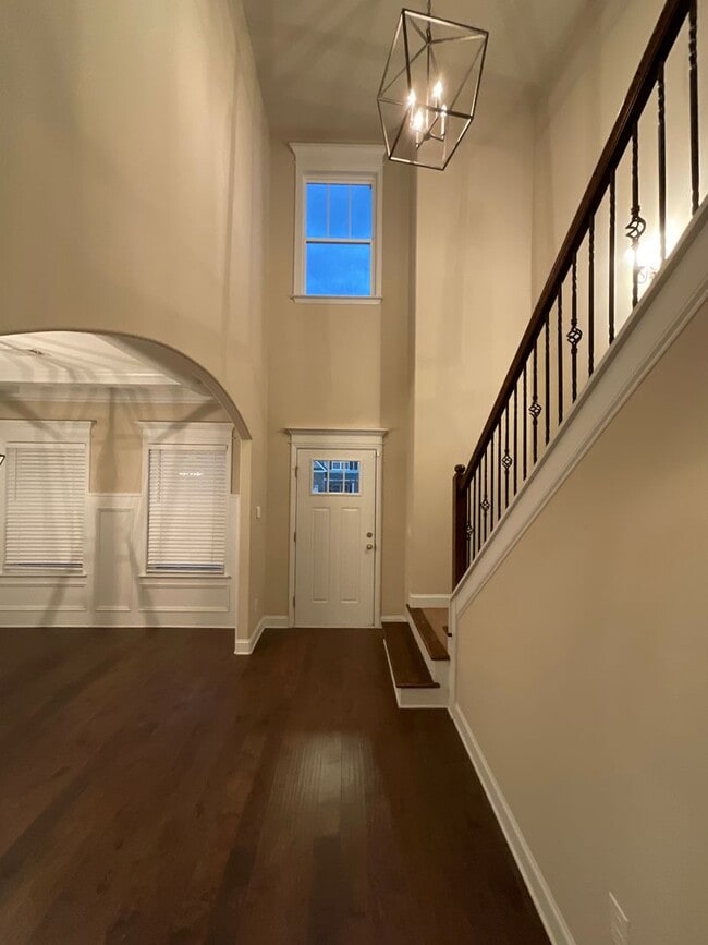 Photo - 688 Tree Top Trl