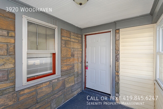 Building Photo - 3920 Woodhaven-