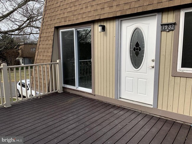 Building Photo - 7932 Silverada Pl Unit 126E