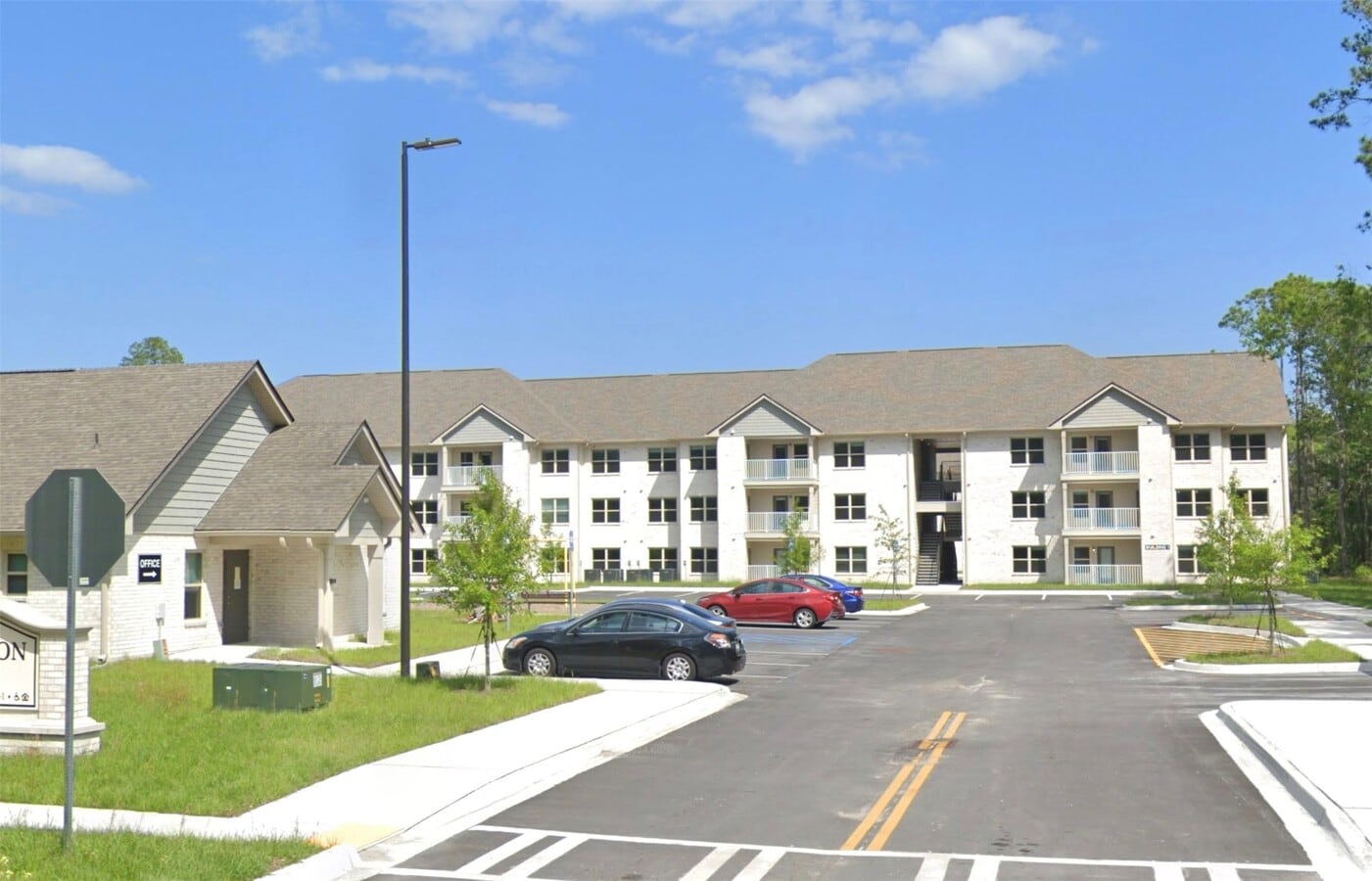 Photo - 800 Winding Rd