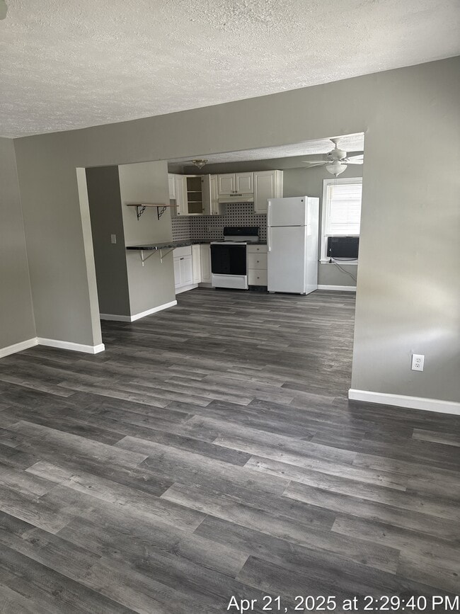 Building Photo - 463 Carvel Beach Rd Rental