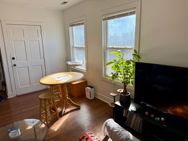 Photo - 4954 W Cullom Ave Unit 2