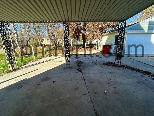 Photo - 2113 Oakland Ave E