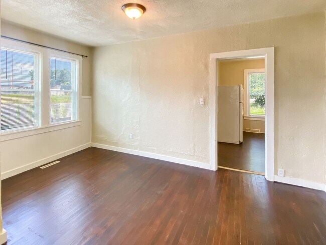 Photo - 415 Harlan Ave NE Unit #C