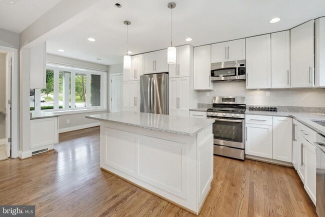 6811 Lemon Rd