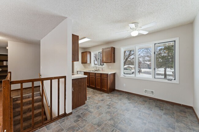 Photo - 4765 Penkwe Cir