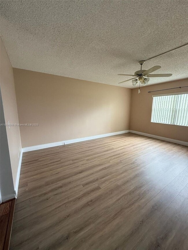Photo - 1300 SW 125th Ave Unidad 315K