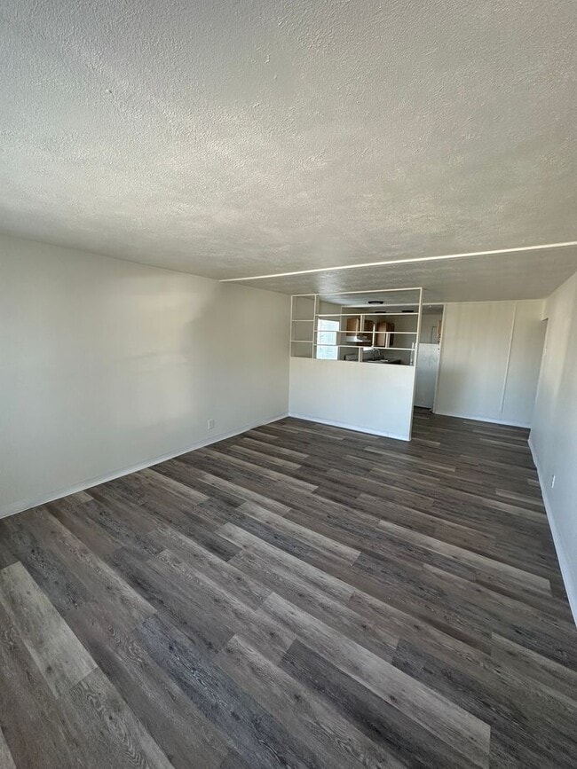 Photo - Large 3 Bedroom apartment!