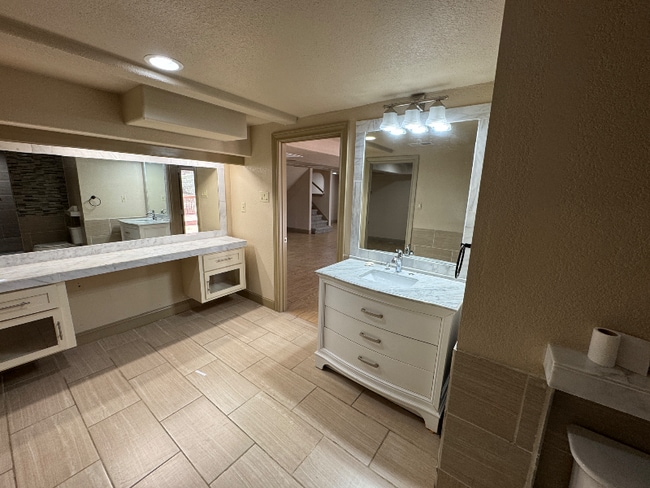 Photo - 1738 Hadbury Ln