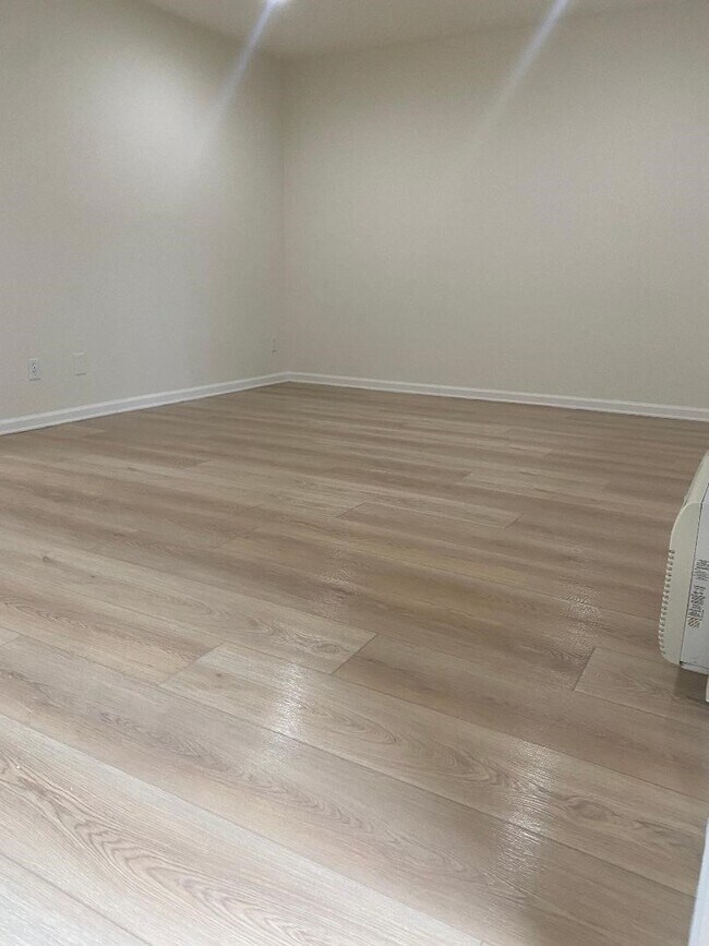 Photo - Lindley Garden Apartments