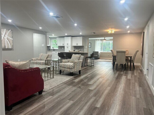 Photo - 12922 Post Rd