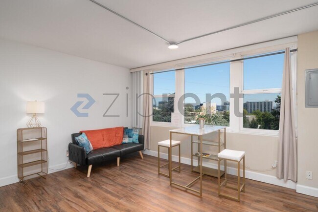 Photo - 1205 SW Cardinell Dr