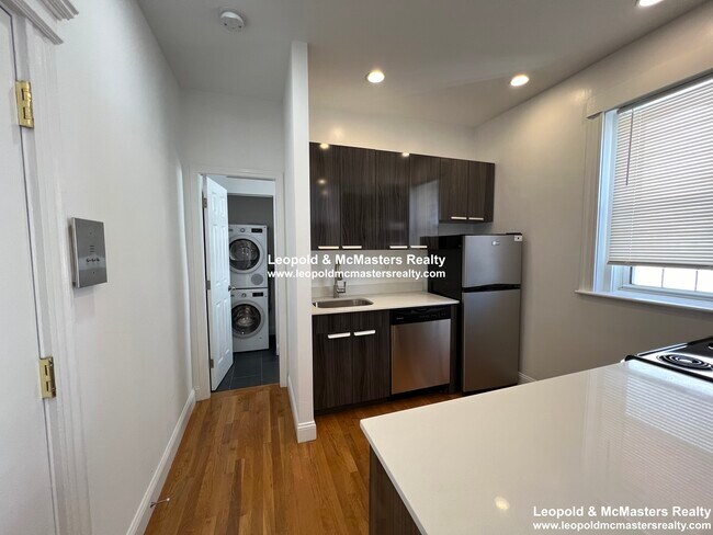 Photo - 36 Peterborough St
